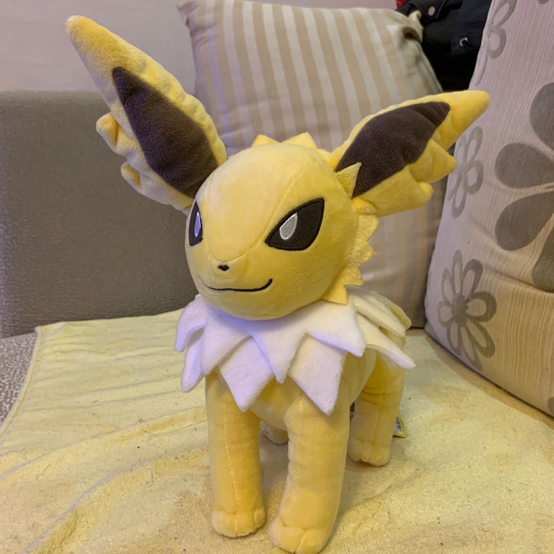 Pokemon公仔 雷伊貝 日本夾公仔機 全新 正版 保留牌仔, 興趣及遊戲, 玩具 & 遊戲類 - Carousell