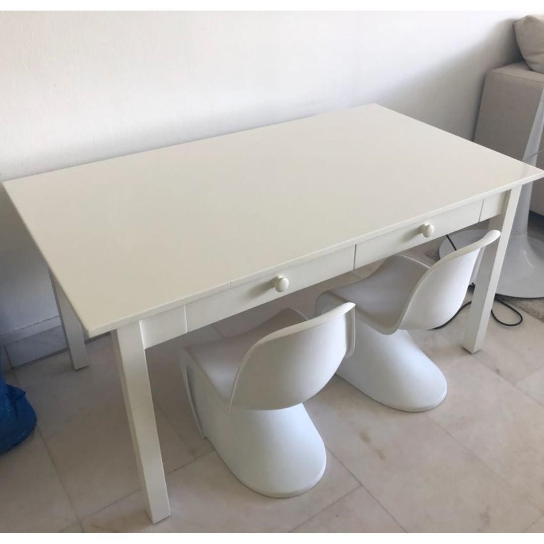 used pottery barn childrens table and chairs