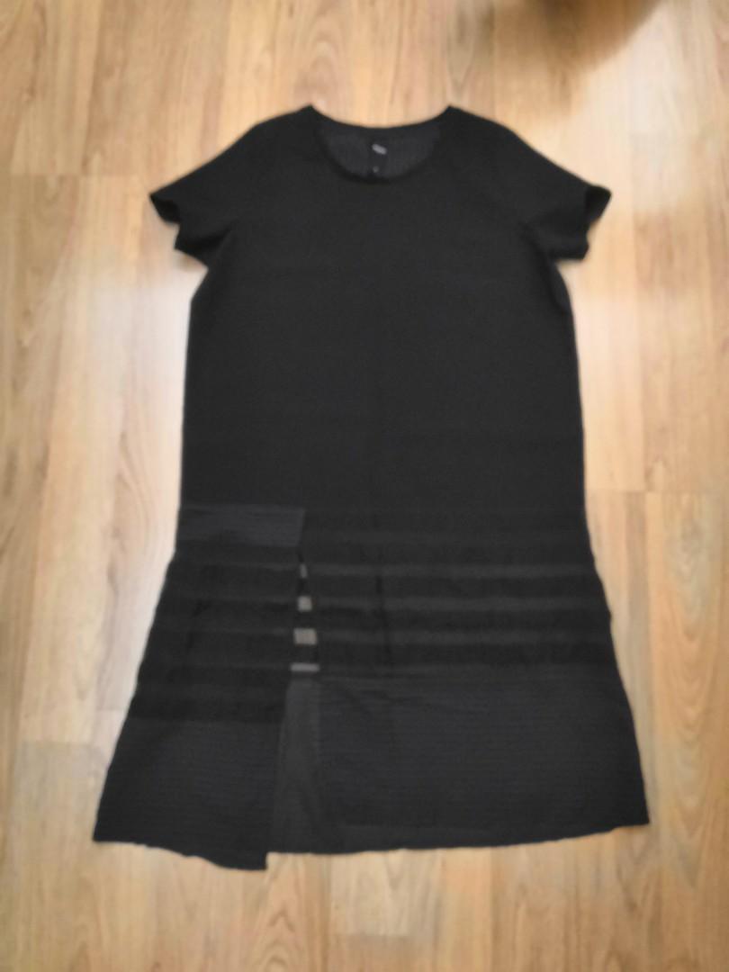 Rococo top （分類：襯衫）位於 Hong Kong。 由 jjx2v 提交（商品編號 227742434，圖片 1）。簡介： Size M #Rococo #initial #triangulo #In613。