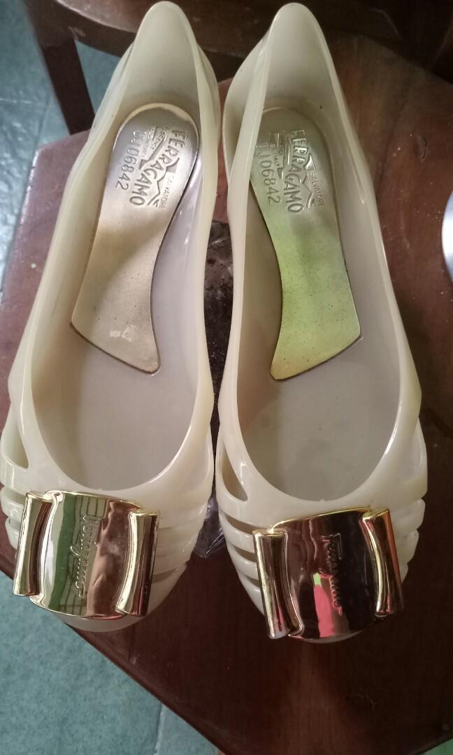 Ferragamo uj06842 hot sale