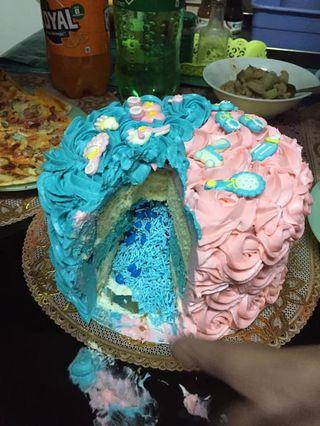 Gender Reveal Cakes & flower Cakes