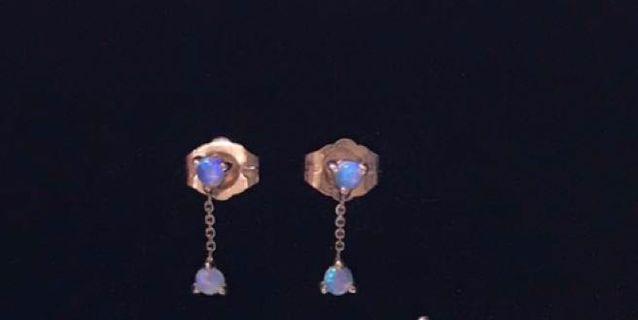 Brand new authentic WWAKE two step 14kt opal earrings