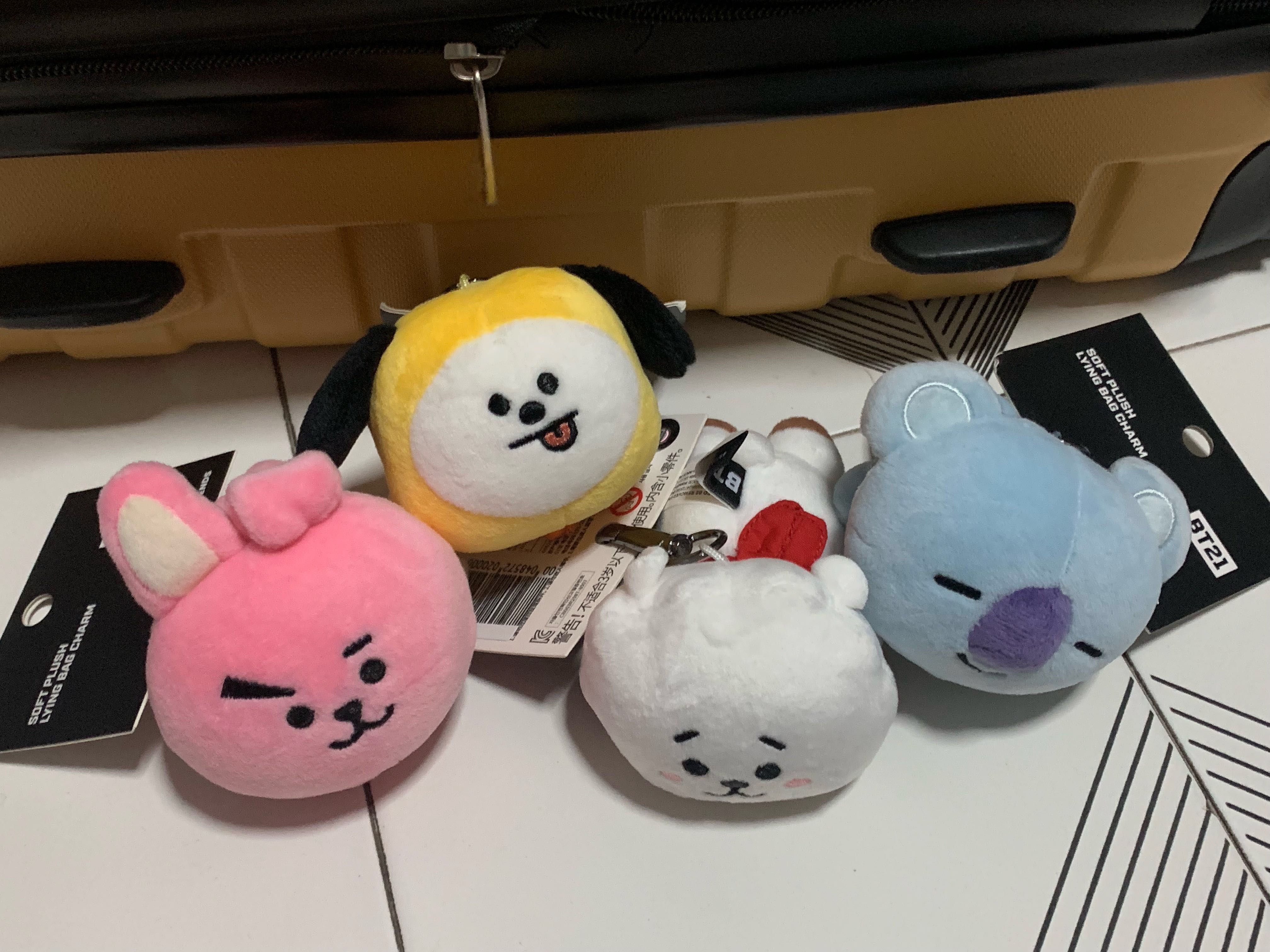 Bt21 lying shop bag charm