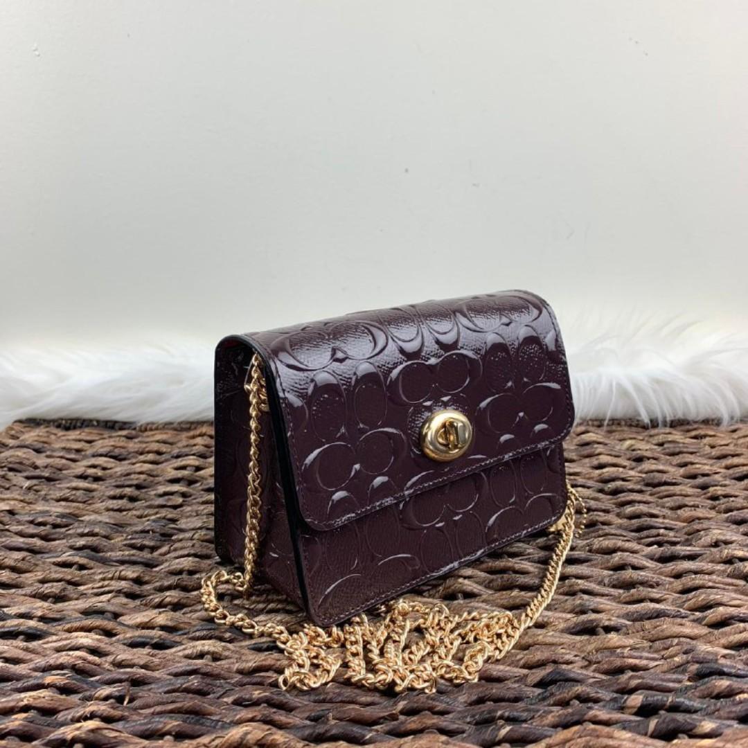 Coach bowery crossbody in signature top leather