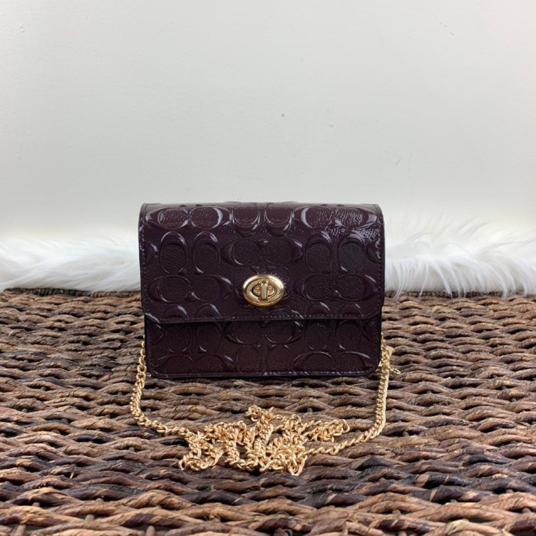 Bowery crossbody in best sale signature leather