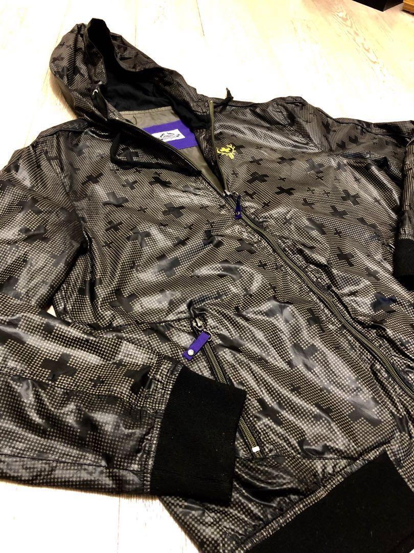 IT Jacket （分類：外套及戶外衣服）位於 Hong Kong。 由 steak.stix 提交（商品編號 227097447，圖片 2）。簡介： 。