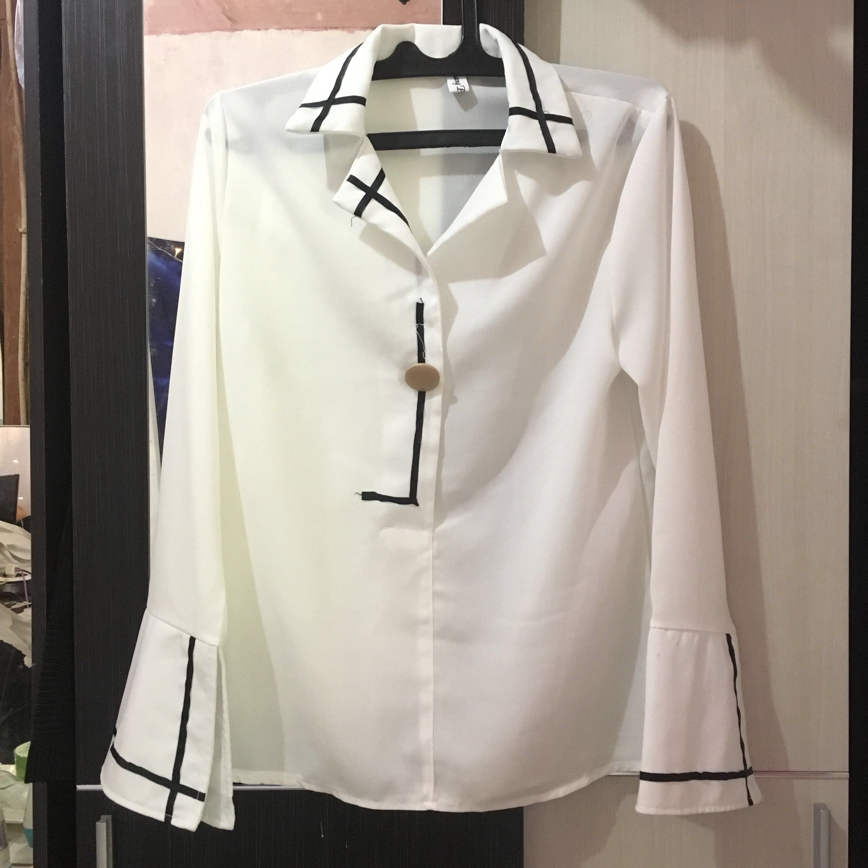 Kemeja Putih White Shirt Baju Putih Wanita Baju Kerja Import From Korea Fesyen Wanita Pakaian Wanita Atasan Di Carousell