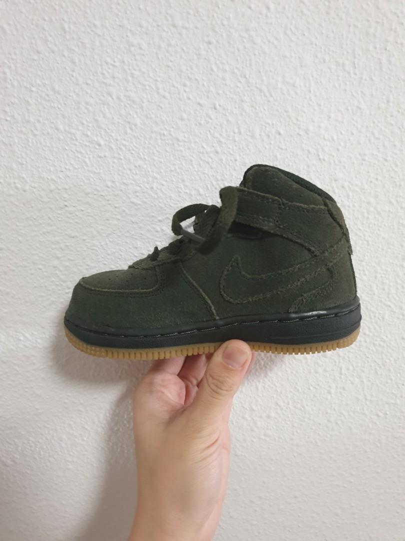 nike gray colour shoes