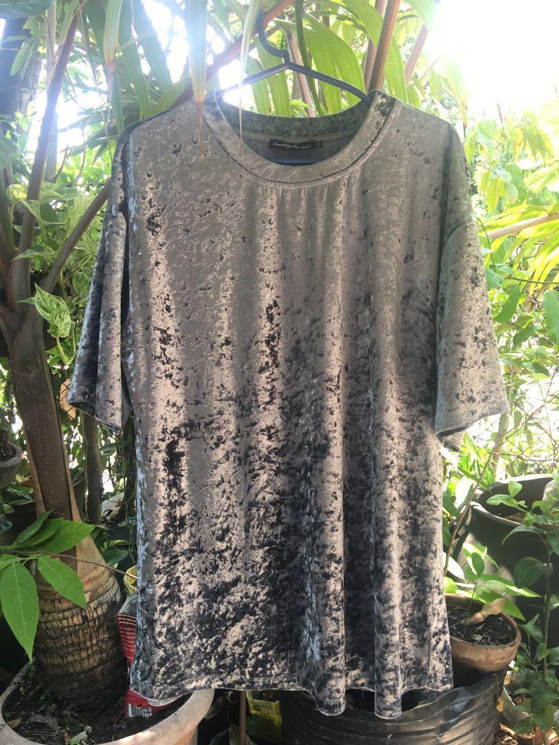 Something Borrowed Oversized Velvet T-Shirt (Category: Blouses) located in Bacolod City. Submitted by llcoolbeans (Listing ID 227302965, Image 1). Description: Bought this for P999 on Zalora (see last photo for receipt). No flaws at all. In very good condition. Used only twice. Size says M but I’m an L-XL and this fits me well. #best2019 RFS: I bought this because I loved how it looked on the model but sadly it did not look great on me haha..