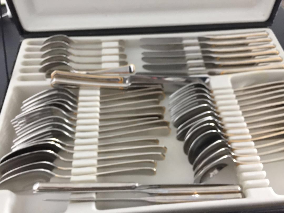 Strachan cutlery set stainless steel with gold linings, TV & Home