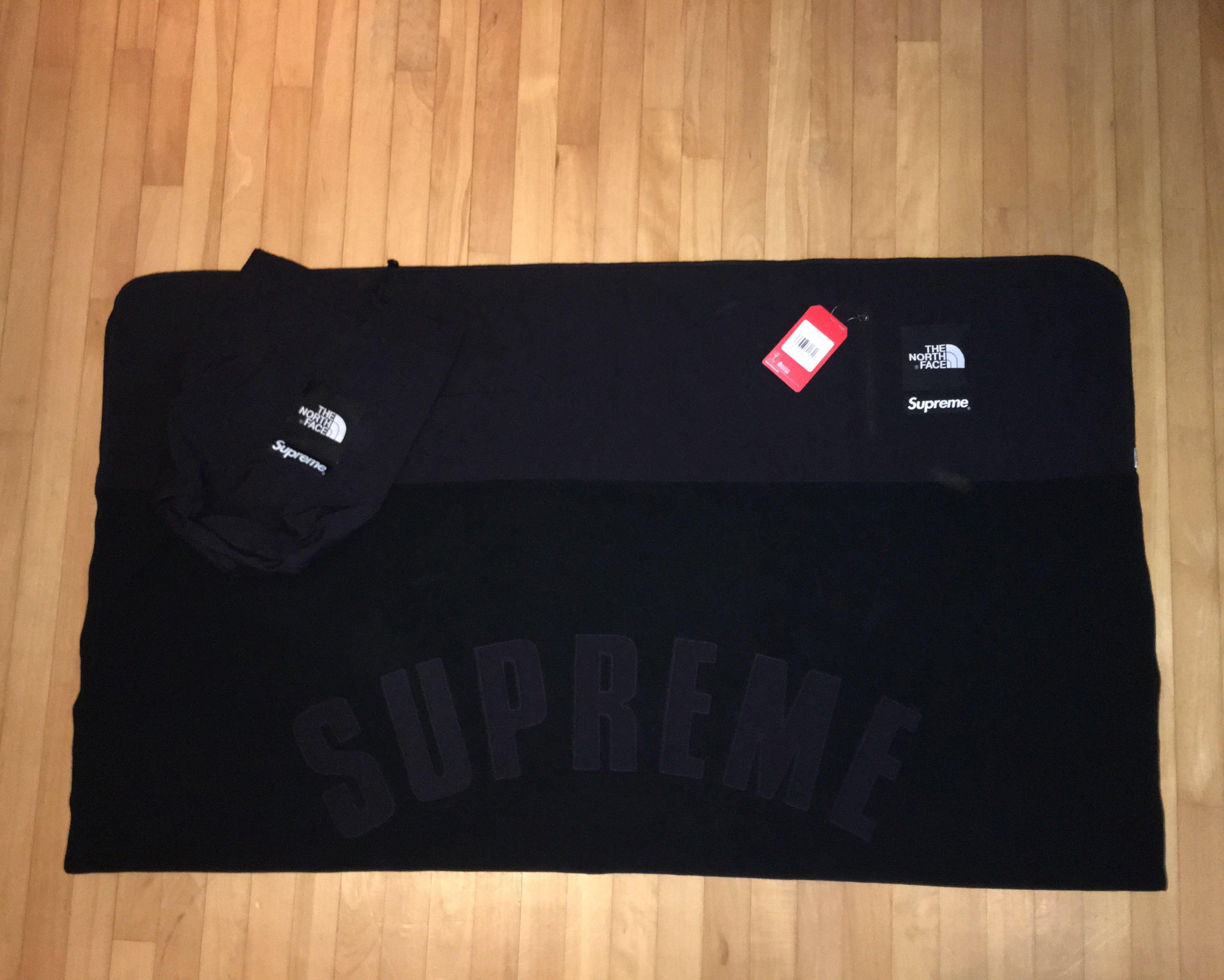 Supreme north face outlet fleece blanket