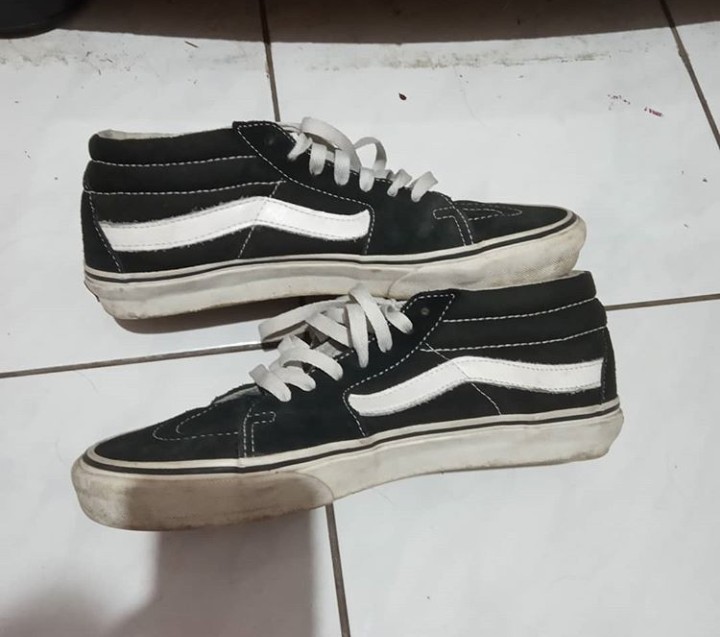vans era mid