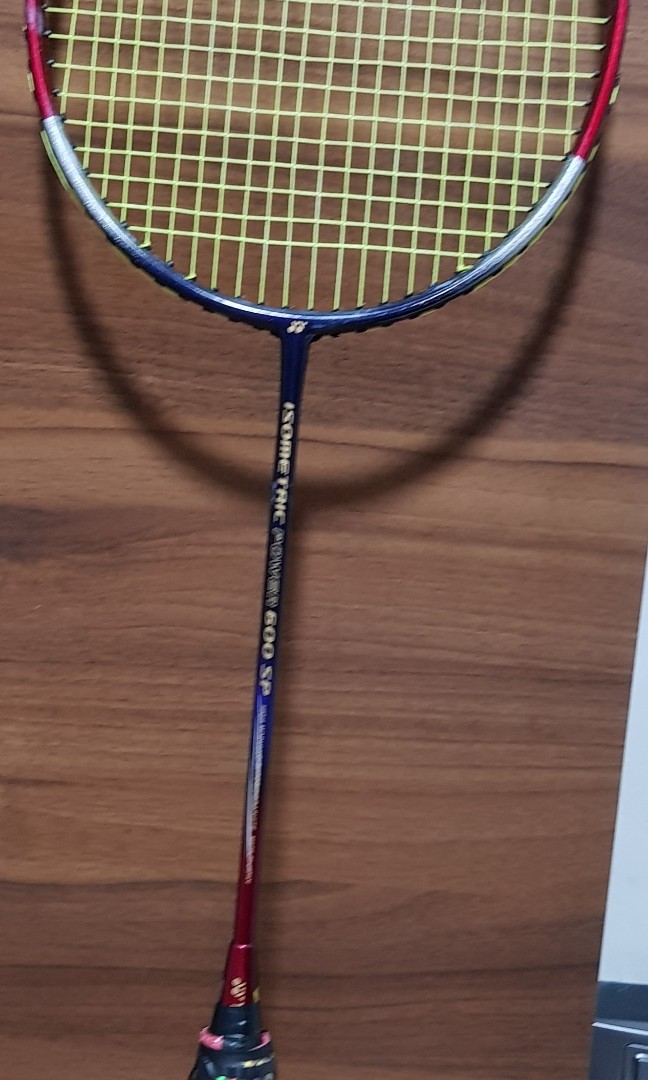 バドミントンラケット YONEX ISOMETRIC PRO 600