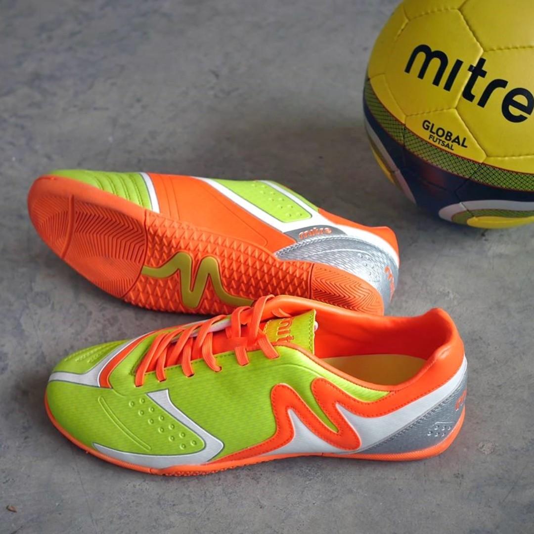 Mitre indoor outlet soccer shoes