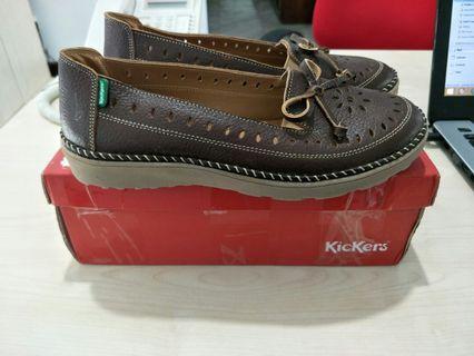 Sepatu Kickers