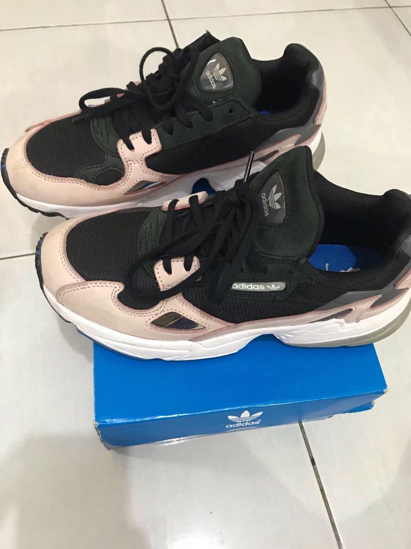 adidas falcon original