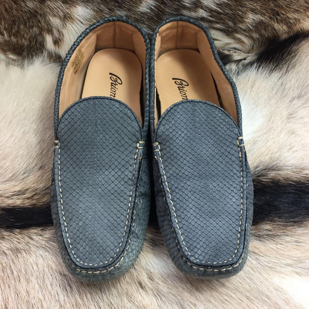 Brioni Python loafer （分類：西裝鞋）位於 Hong Kong。 由 alix_chow 提交（商品編號 227832572，圖片 1）。簡介： Rare snake leather, very soft Very special construction, clean finish in sole Made in Italy 。