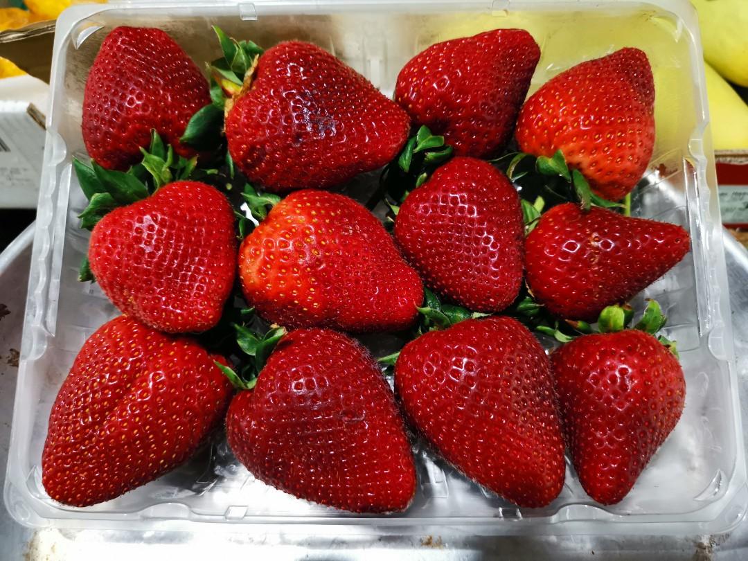 stem strawberry, Food \u0026 Drinks 