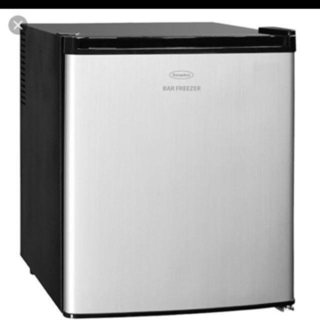 Europace mini bar freezer, TV & Home Appliances, Kitchen Appliances