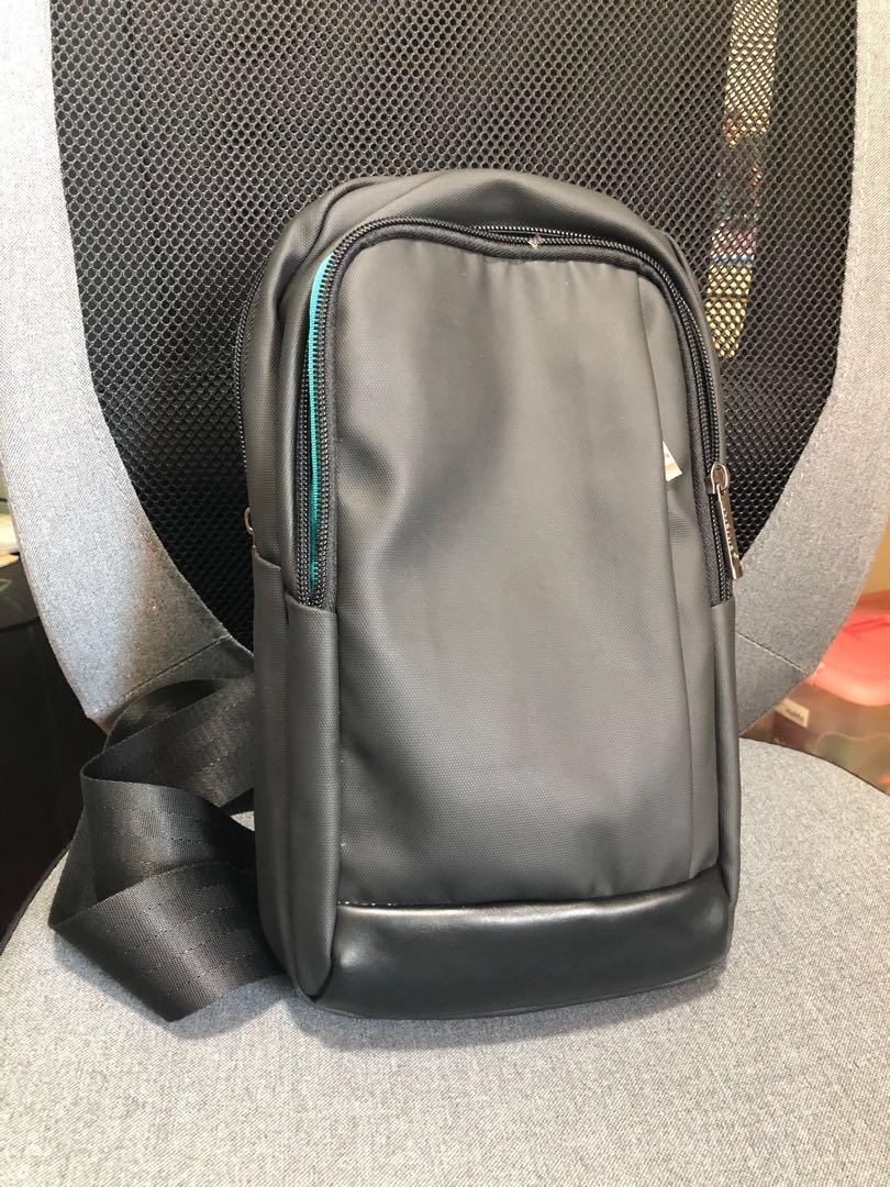 KAKA Cross sling bag, Men's Fashion 