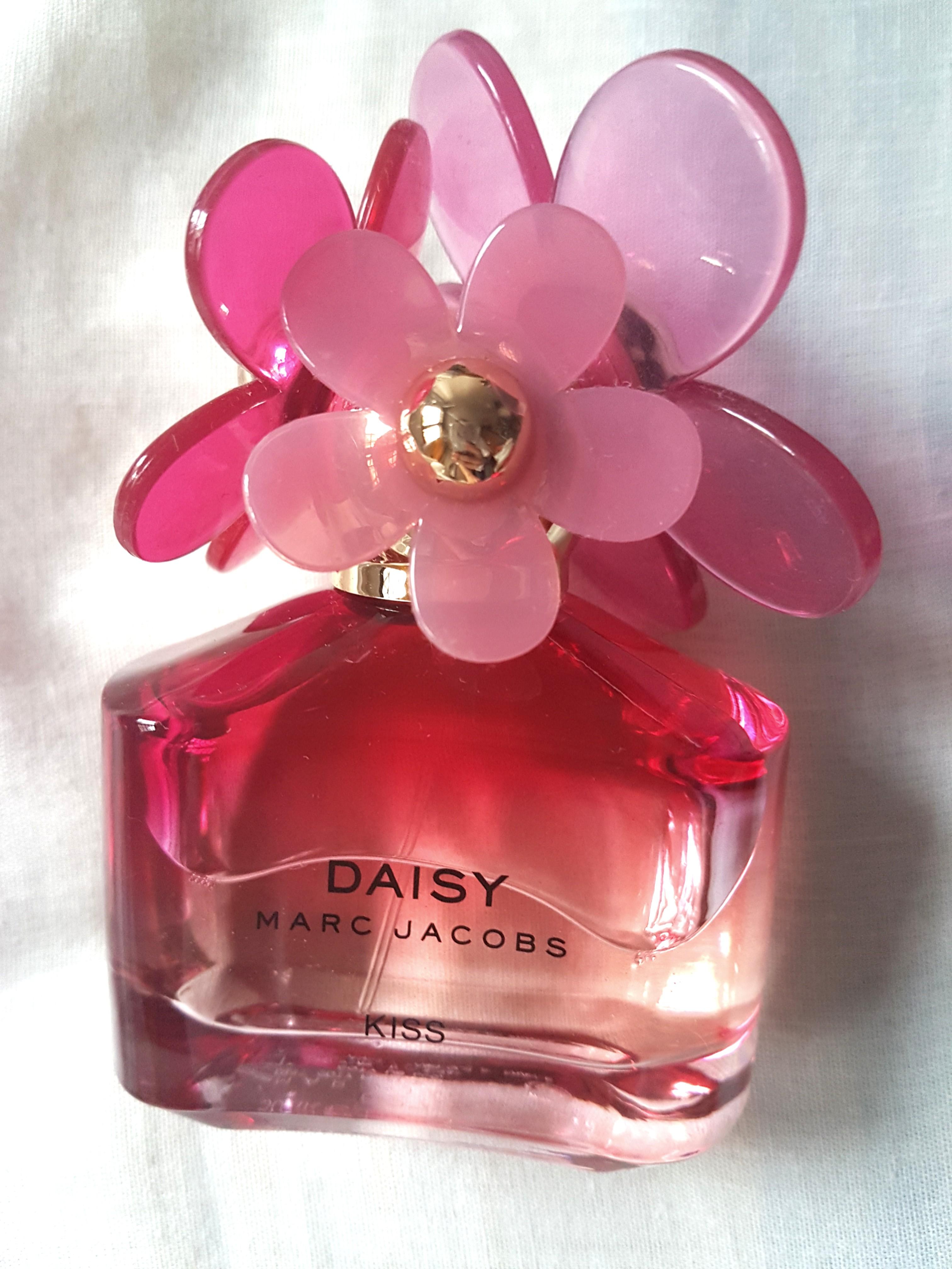 marc jacobs daisy kiss 50ml