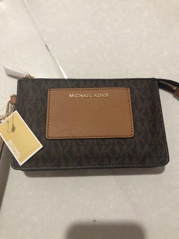 Michael korrs bag original price 4266, Women's Fashion, Bags & Wallets ...