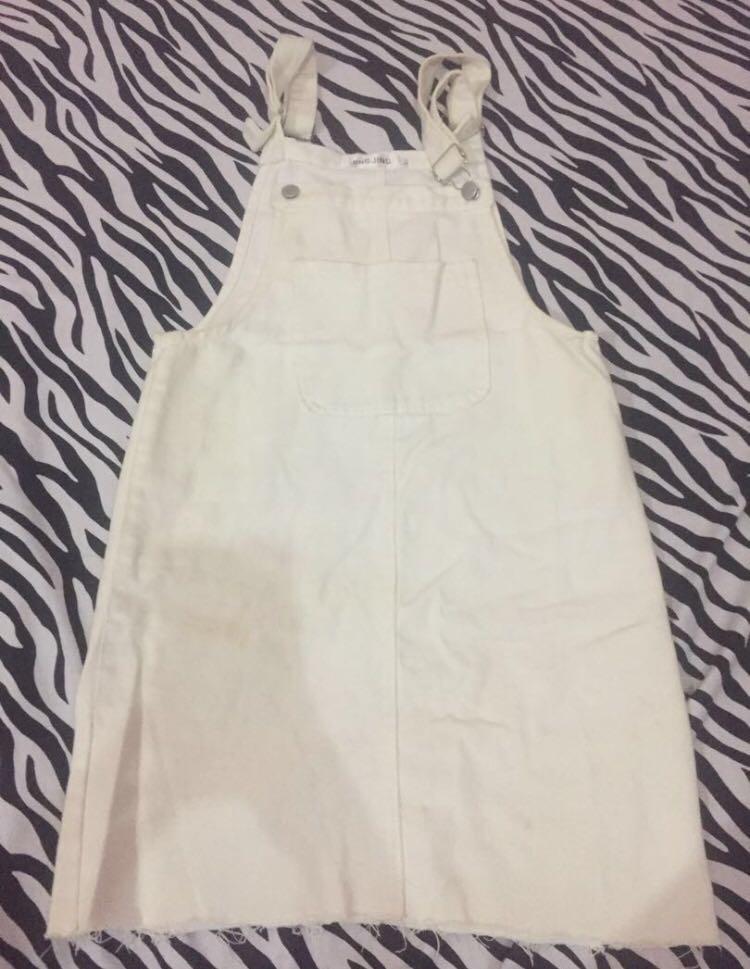 Overall hotsell jeans putih