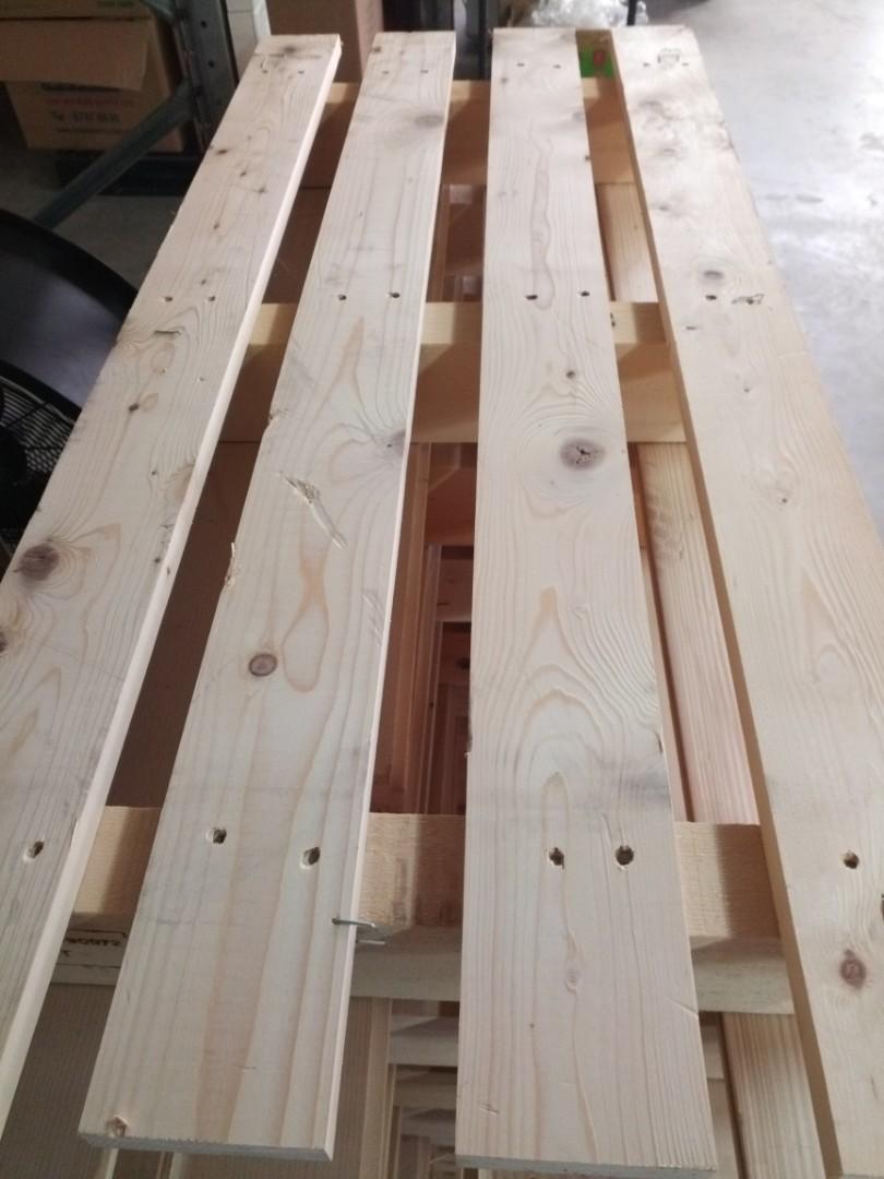 2 Units Left Pine Wood Pallet Suitable For Furniture Making