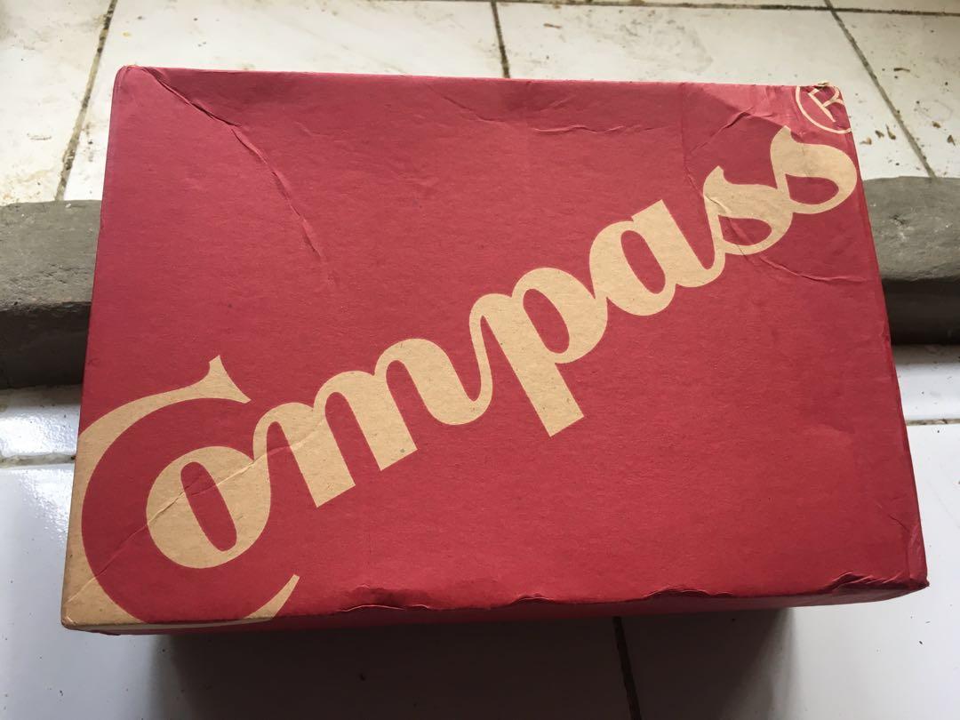 Sepatu Compass Gazelle Bw Size 41 Like A New Fesyen Pria Sepatu Sepatu Formal Di Carousell