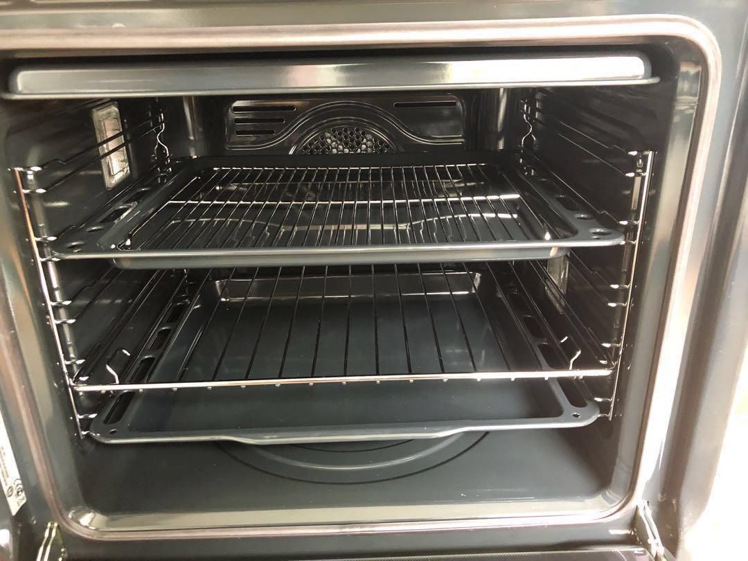 SMEG build in oven, TV & Home Appliances, Kitchen Appliances, Ovens