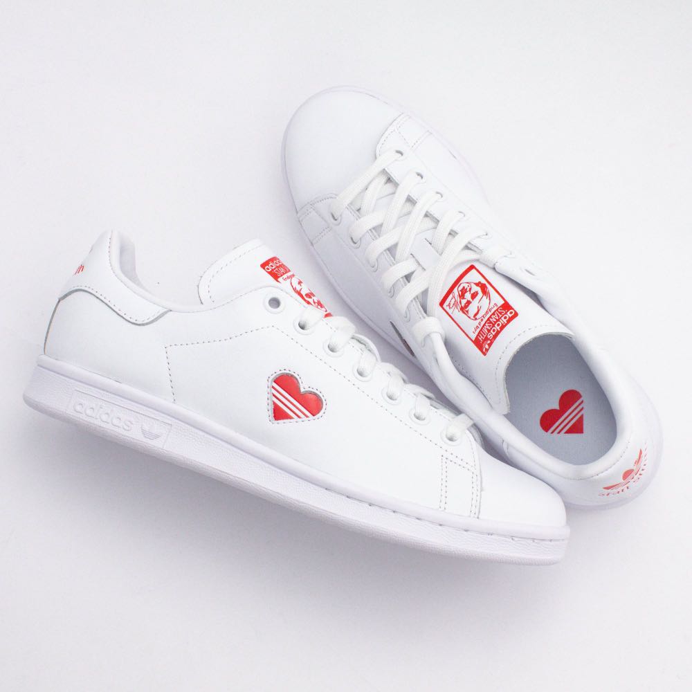 stan smith with red heart