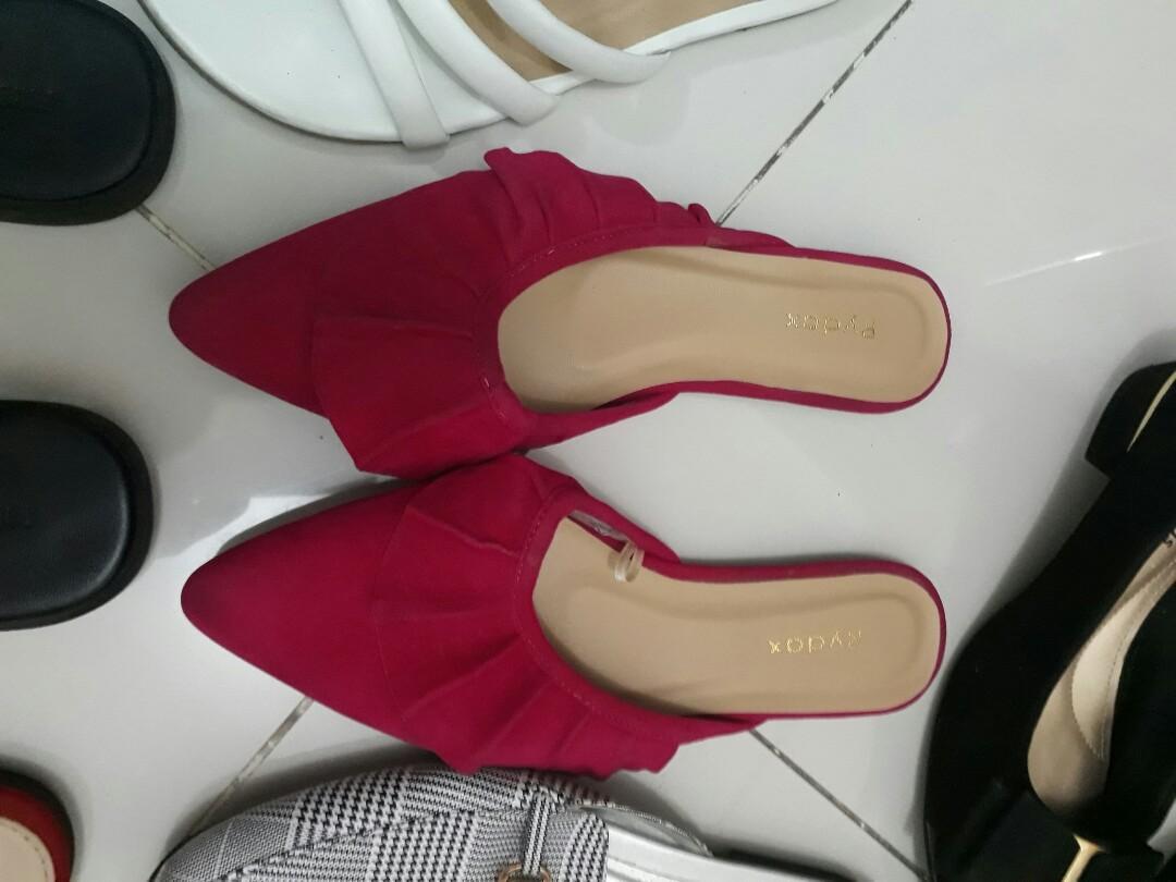 BUY EVERYTHING FOR 2K ONLY (Category: Slippers and slides) located in Quezon City. Submitted by apsph (Listing ID 228229441, Image 3). Description: 6 pairs for 2k only *check out individual posts for price per item, for reference 6 pairs for 2k include: Forever21 Slippers (slightly used, no flaws) Comfort Plus Pumps (used, good condition) Rydax Pink (NEW) Rydax Red (NEW) White Slippers (used) B/W Mules (used once, no flaws) **no chipping off, ove