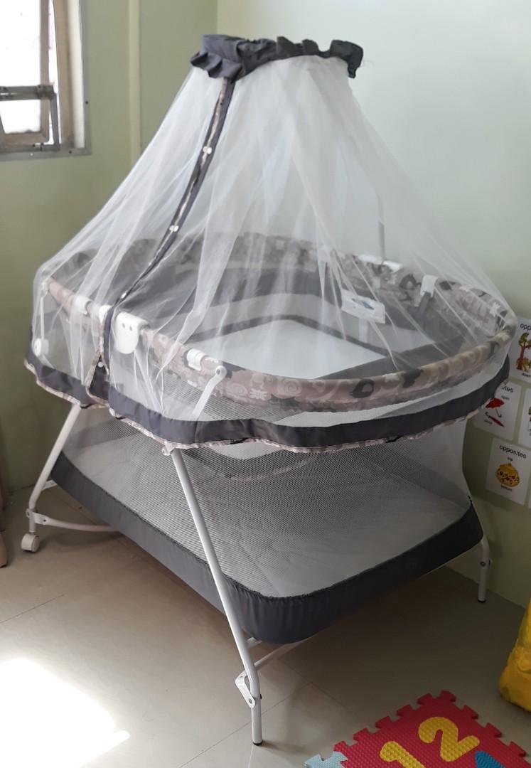 Giant carrier crib sm price new arrivals