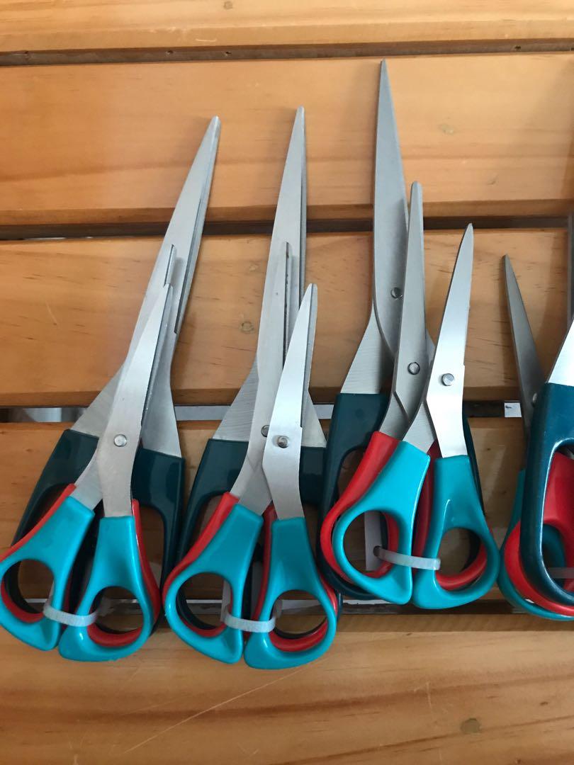 Ikea Trojan Scissors (Category: Knives & Chopping Boards) located in Rodriguez. Submitted by she_finds (Listing ID 228145987, Image 3). Description: Set of 3 ikea.