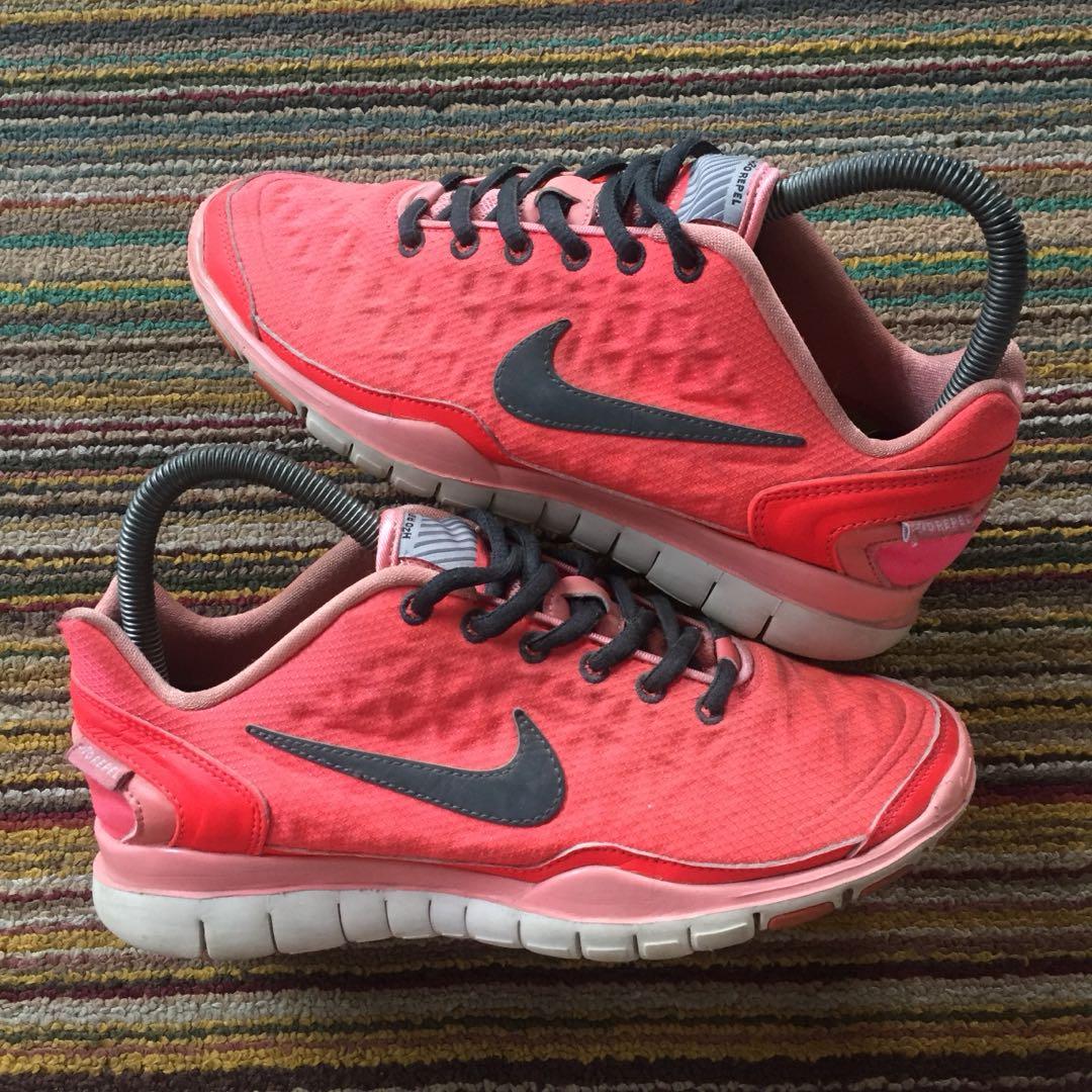 Nike Free Tr Fit 2 Shield Fesyen Wanita Sepatu di Carousell