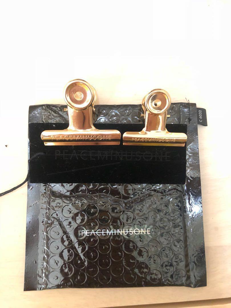 peaceminusone cigarette case Peaceminusone authentic gold clip, Men's Fashion, Watches & Accessories,  Jewelry on Carousell