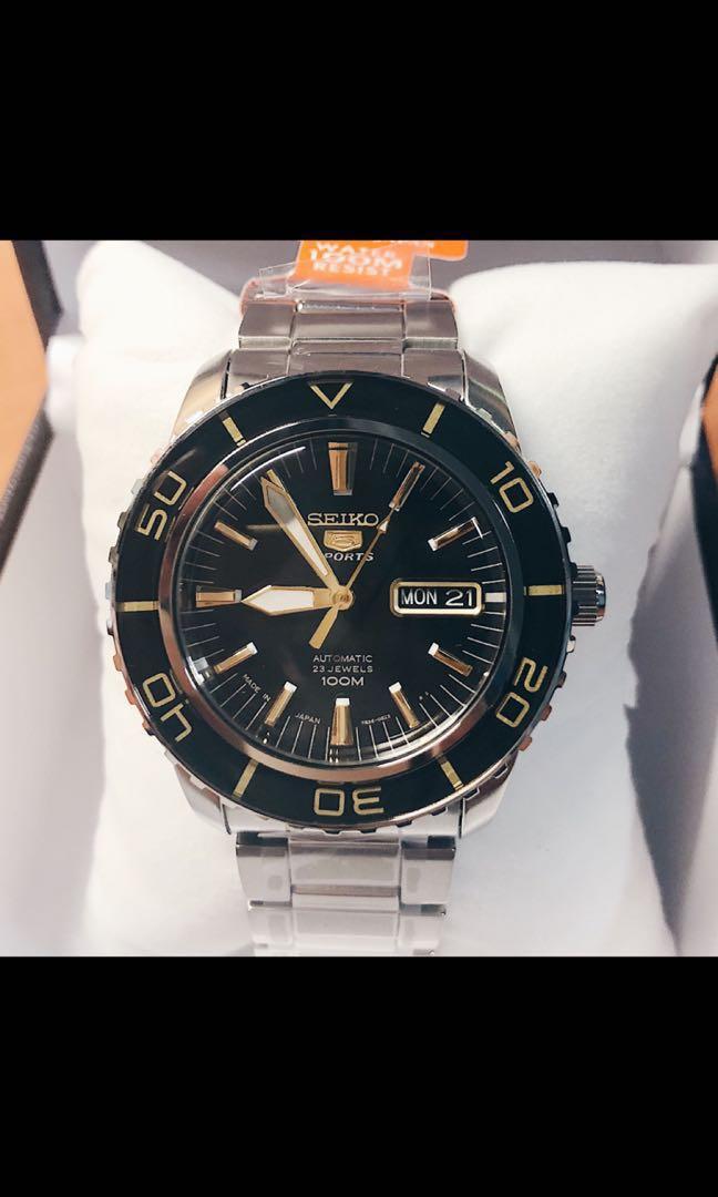 Seiko 5 SNZH57J Men s Fashion Watches Accessories Watches on Carousell