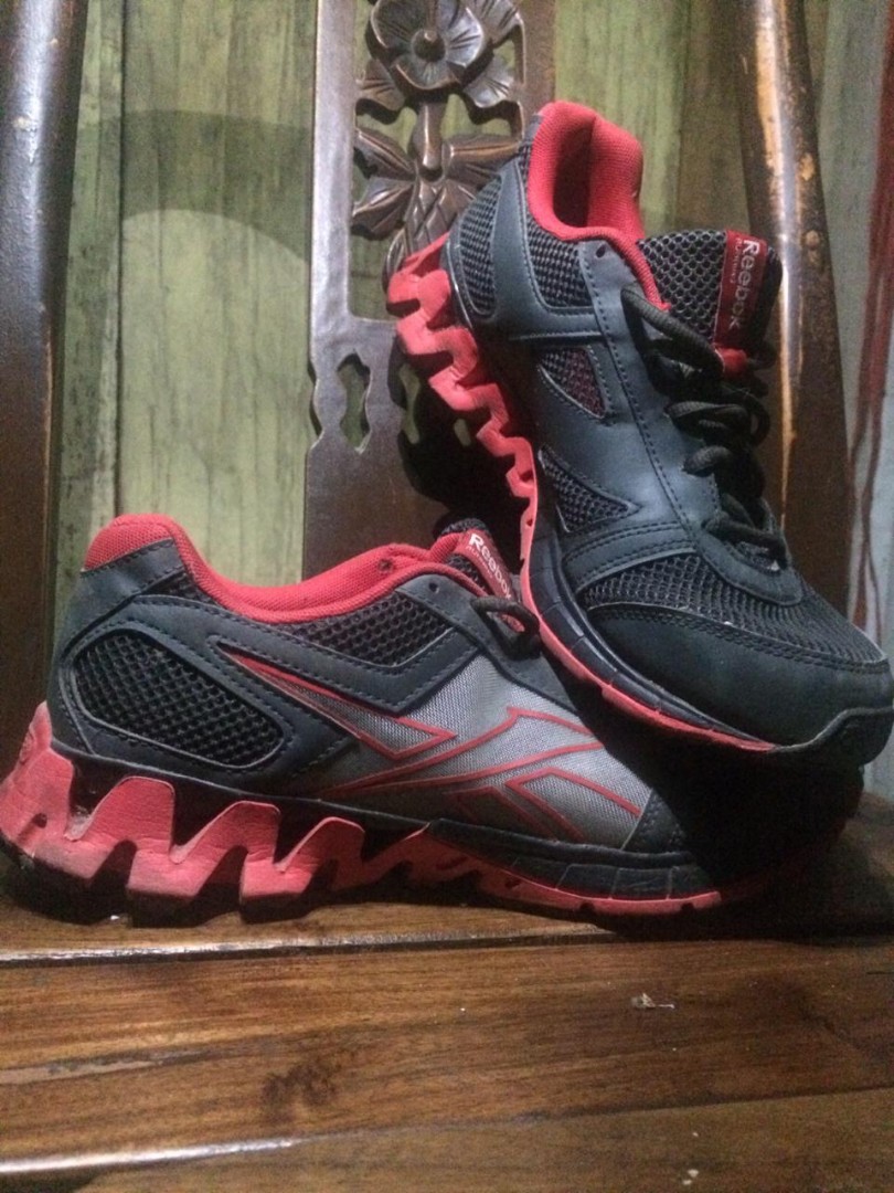 Sepatu Reebok Zigzag Running Ori size 41 Olah Raga Baju