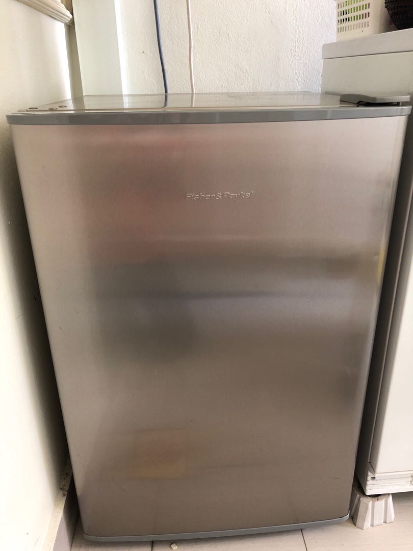 Small Bar Fridge, TV & Home Appliances, Kitchen Appliances