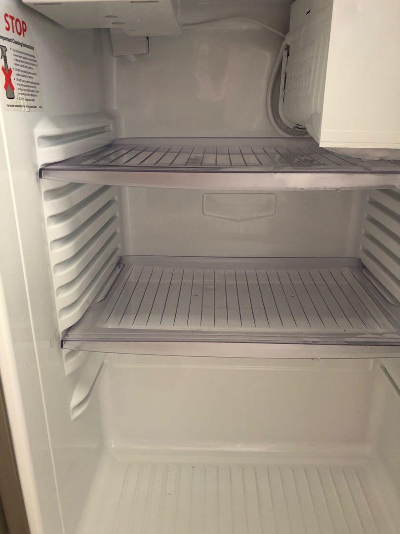 Small Bar Fridge, TV & Home Appliances, Kitchen Appliances