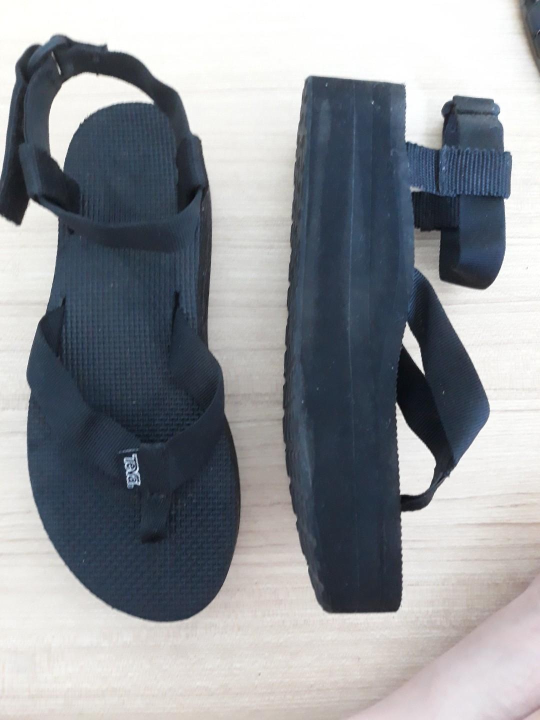 teva flatform thong sandals