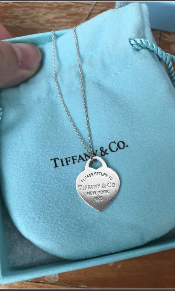 return to tiffany necklace review