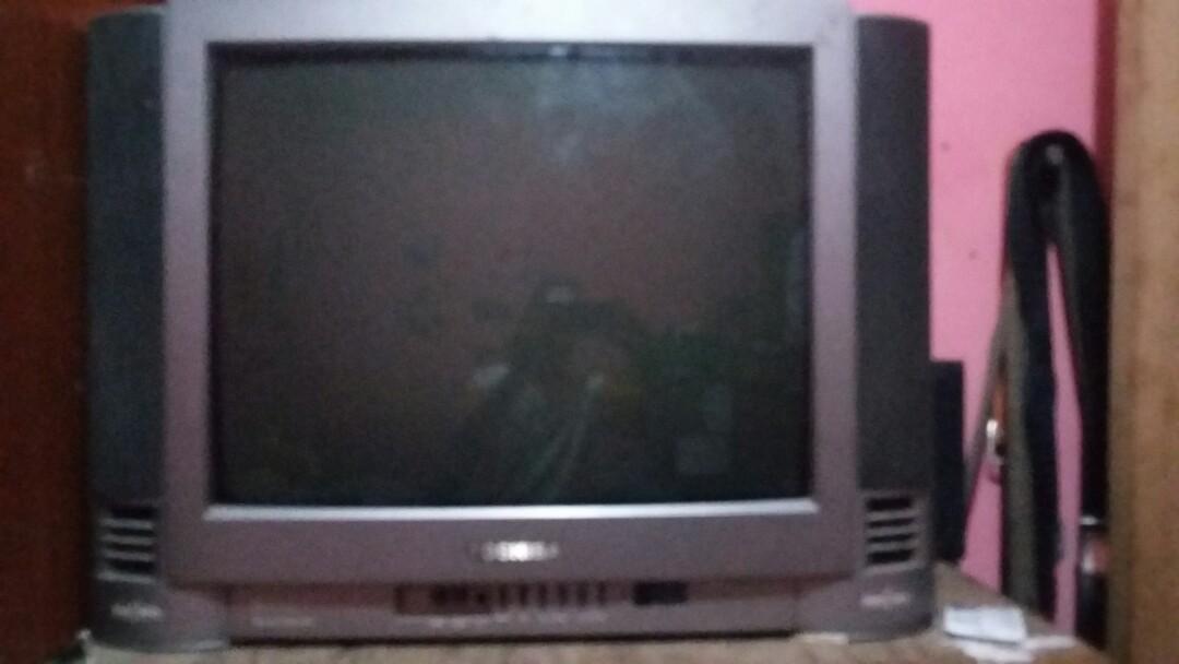 Tv Tabung Toshiba Bomba 21 Inch Elektronik Tv Perlengkapan Hiburan Di Carousell