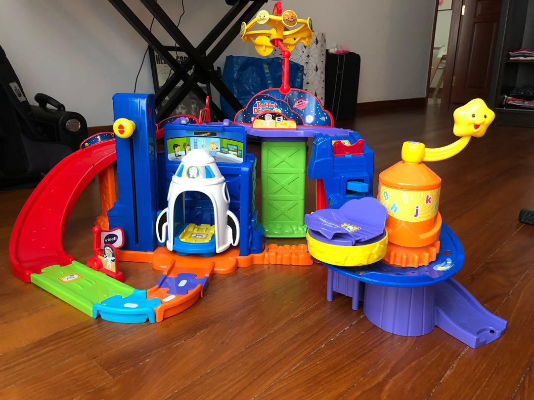 toot toot drivers space station