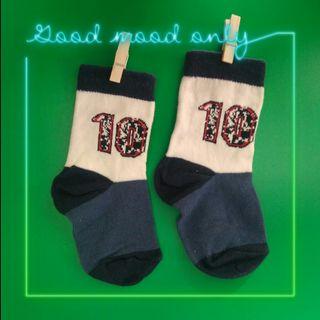 Kaos Kaki Bayi
