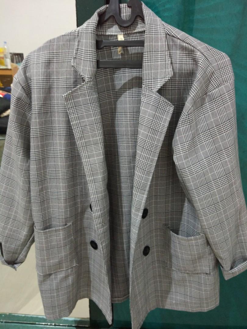 Blazer, Fesyen Wanita, Pakaian Wanita, Baju Luaran di Carousell