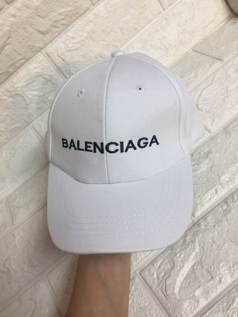 snapback balenciaga