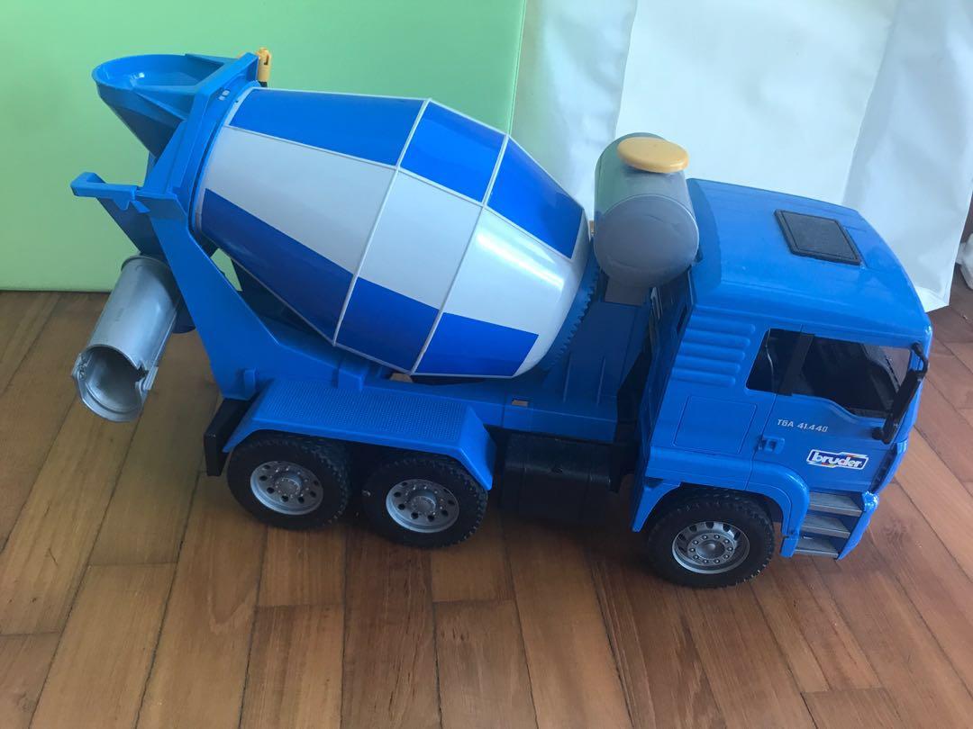 bruder man cement mixer