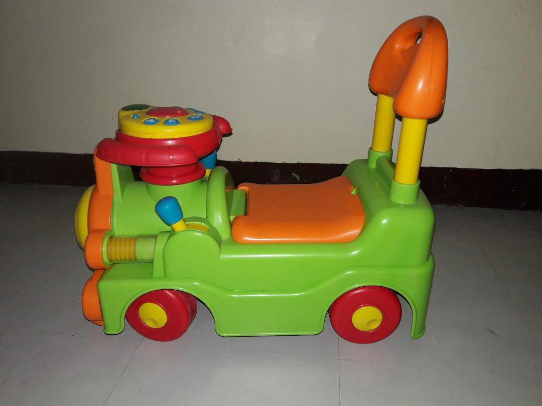 chicco sit and ride train