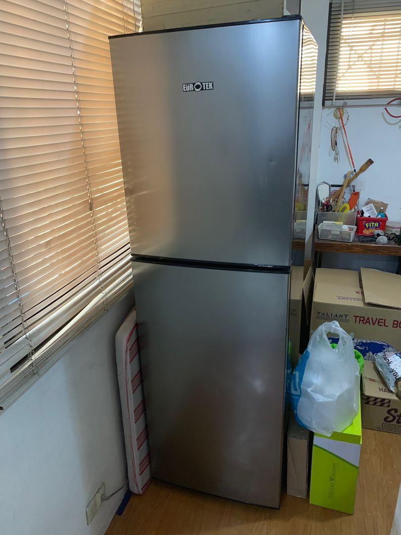 Eurotek Er 1052m 10 5 Cu Ft Two Door Refrigerator Used Tv Home Appliances Kitchen Appliances Refrigerators And Freezers On Carousell